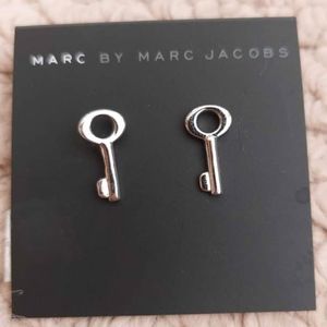 MARC by MARC JACOBS Key Stud Earrings. NWT. 🗝